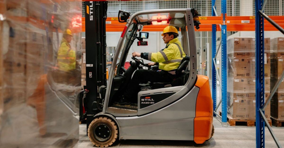 A Guide To Creating a Safe Loading Dock Environment