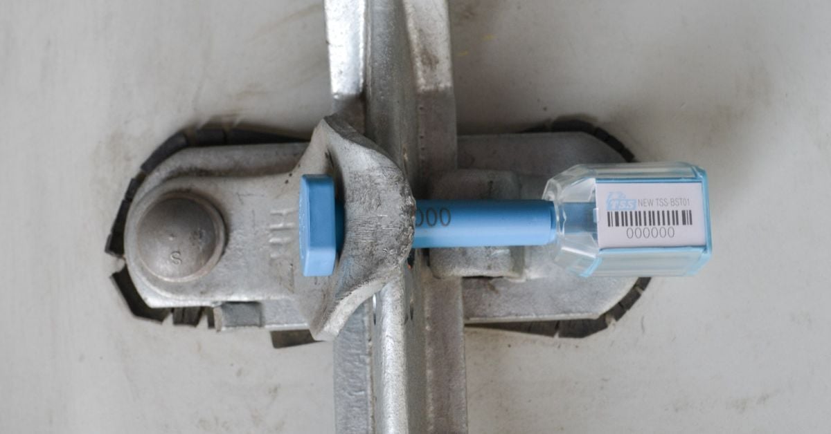 How To Apply and Remove Bolt Seals Safely